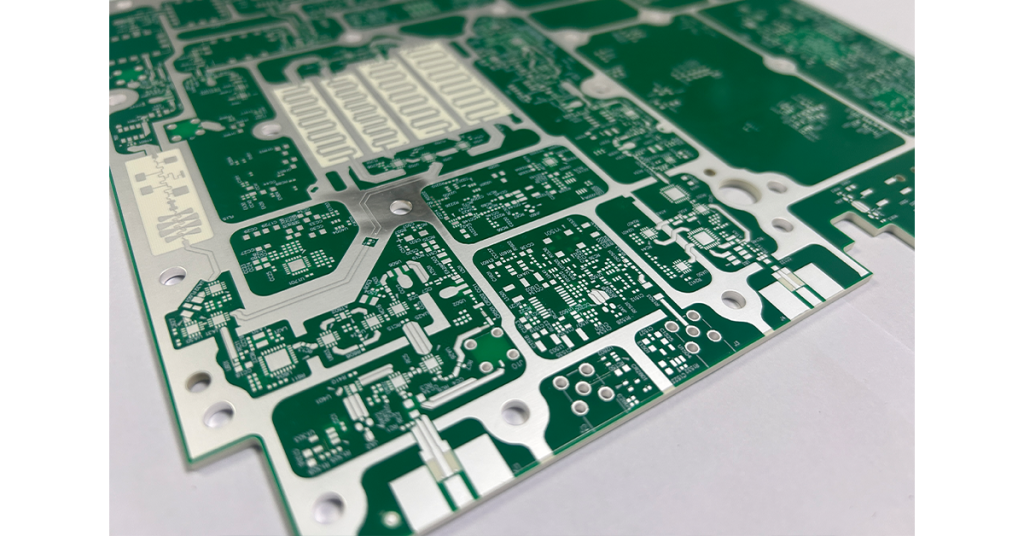 The differences between FR-4 and F4B in terms of high-frequency loss are as follows: 1 PCB 86 High frequency PCB prototyping and production