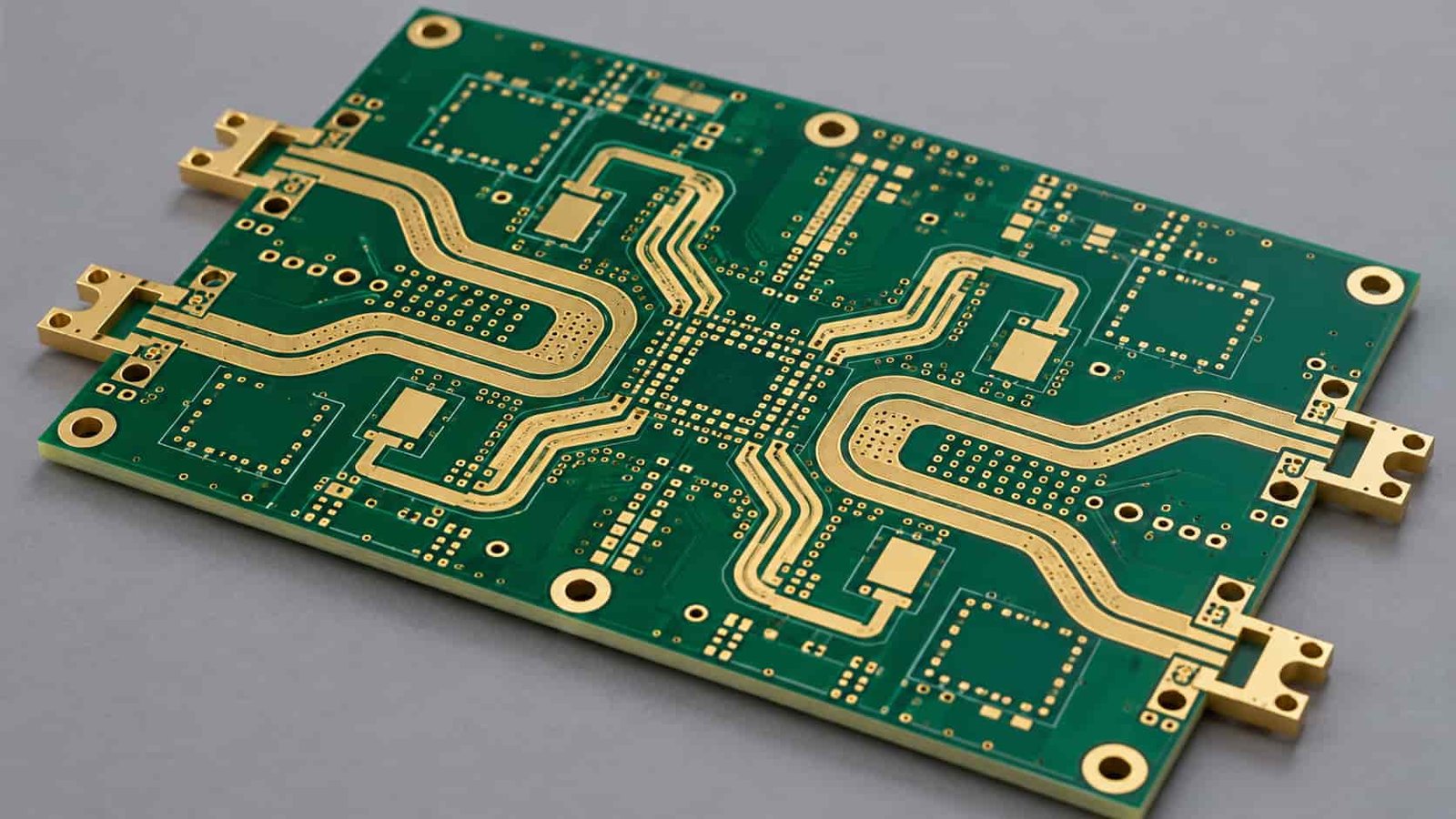 RF high-frequency circuit board for 5G devices with gold microstrip traces and SMA connectors